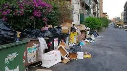 Il lungomare di Catania dopo la raccolta porta a porta