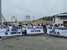 Caro gasolio: protesta pesca ad Ancona, "siamo al collasso"