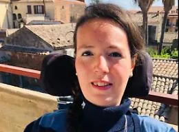 &laquo;Sull'aereo non pu&ograve; salire il respiratore&raquo; e la dottoranda catanese rischia di non potere discutere la sua tesi a Pisa