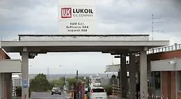 Nella notte l'Ue mette l'embargo sul petrolio russo, una &ldquo;mazzata&rdquo; per l'Isab-Lukoil di Priolo