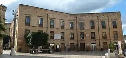 Squarciata gomma dell'auto del vice sindaco di Castelvetrano