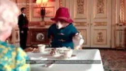 Elisabetta e il t&egrave; con l'orso Paddington