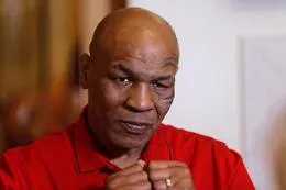 Tyson-Mayweather in Congo, il grande nulla del pugilato-spettacolo: perch&eacute; l&rsquo;esibizione mancata dice molto pi&ugrave; del match che non si &egrave; mai visto