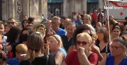 Funerali Elena, la rabbia della piazza: &laquo;La mamma d&agrave; la vita, non la toglie&raquo;
