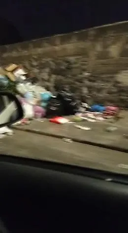 Catania, file di rifiuti lunghe chilometri