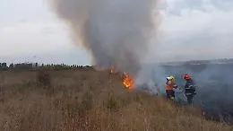 Agrigento, scoppia bombola di gas nel canneto in fiamme: tre vigili del fuoco feriti