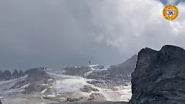 Morti e feriti sulla Marmolada: elicottero sorvola l'area