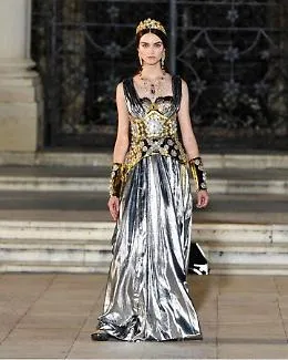 L'Alta Moda di Dolce&amp;Gabbana sfila a Siracusa: &egrave; spettacolo in piazza Duomo