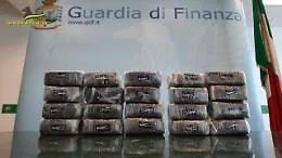 In auto con 10 chili di hashish: arrestati due corrieri della droga al casello di Buonfornello