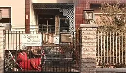 Incendio in comunit&agrave; terapeutica: tre ospiti si lanciano dal balcone