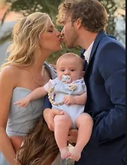 Mega festa ad Agrigento per il battesimo di Gabriele Ciavarro: la mamma Clizia con l'abito da favola