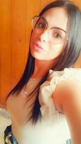 Uccide la madre che vuole lasciare il padre detenuto. Sui social: "Pap&agrave; ti amo"