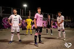 TvBoy "disegna" maglia del Palermo ispirandosi a Santa Rosalia