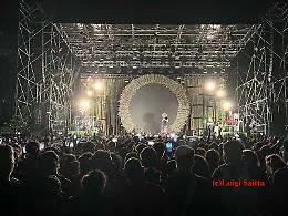 Caparezza, a Villa Bellini uno show da urlo