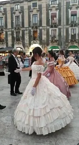Catania, in piazza Duomo le danze dell'Ottocento