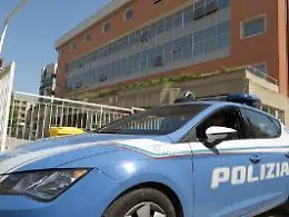 Nel Siracusano due terreni sottoposti a vincolo diventano parcheggi per i lidi: sequestro e denunce