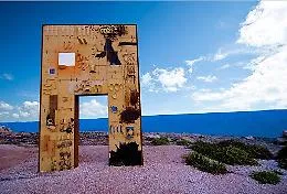Vandalizzata la Porta d'Europa a Lampedusa