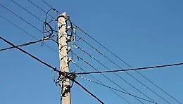 Caltagirone, operaio folgorato mentre riparava un palo della corrente