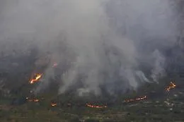 Tragedia senza precedenti in Spagna: incendio in un bosco, almeno 12 morti e ci sono anche dispersi