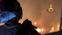 Palermo e provincia assediate dagli incendi nella notte: le fiamme ancora sul Monte Grifone