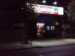 Paziente morto al Civico, i parenti se la prendono con i sanitari: &laquo;Dovete morire anche voi&raquo;