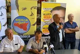 Il s&igrave; di Cateno De Luca a Villari: &laquo;No a processi sommari, non si buttano via cos&igrave; le persone&raquo;