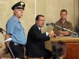 &laquo;Io vittima del racket e dello Stato, costretto a emigrare in America&raquo;