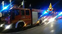 Ex carabiniere muore nell'incendio di un deposito nel Messinese
