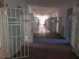 Rivel&ograve; blitz ad un boss: agente penitenziario arrestato nel Catanese