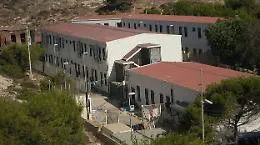Lampedusa, svuotato quasi del tutto il centro di accoglienza