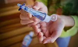 Covid, primi segni di risalita in Italia con il virus che muta "a velocit&agrave; pazzesca"