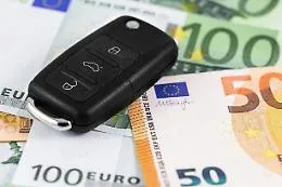Rc auto: Ivass, -2,1% in secondo trimestre, cala a 353 euro