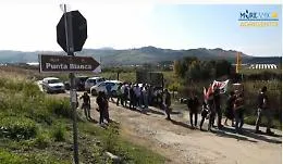 Esercitazioni a Punta Bianca, ambientalisti protestano e i militari non si presentano
