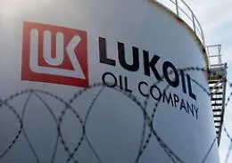 Priolo, c'&egrave; la luce in fondo al tunnel: Lukoil valuta la cessione della raffineria Isab