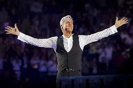 Claudio Baglioni ferma il tour per malattia: la Live Arena di Agrigento rimanda la festa al 2027