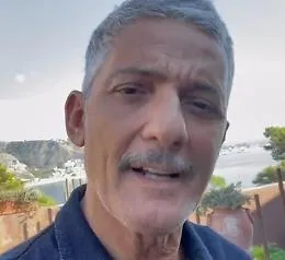 Fiorello: &laquo;Sveglier&ograve; gli italiani con "Viva Rai2". Me l'ha detto Mattarella&raquo;