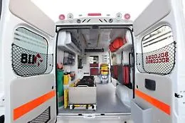 Giovane motociclista finisce in un burrone: &egrave; grave