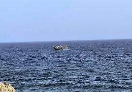 Lampedusa, due gemellini di un mese giunti cadaveri: genitori speravano di curarli in Italia