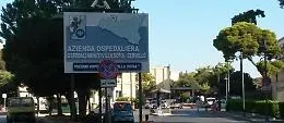 Portano il figlio di un anno al pronto soccorso ma il bimbo arriva morto