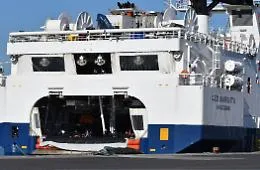 Tre migranti si gettano in mare, sale la tensione a bordo della Geo Barents