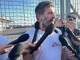 Migranti, responsabile soccorso Msf: &laquo;Persone in sofferenza, devono essere sbarcate&raquo;
