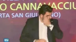 Tre stelle Michelin a Cannavacciuolo con Villa Crespi e lo chef piange: &laquo;Lo dedico a mia moglie&raquo;