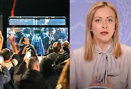 Migranti lasciano Catania ma su sbarco &egrave; polemica. Meloni: &laquo;Scelta dei medici "bizzarra"&raquo;