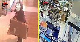 Catania, va al centro commerciale e porta via un televisore: incastrato dalle telecamere e arrestato