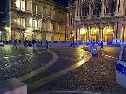 Parcheggi e accessi "selvaggi" in zona Teatro Massimo: "fioccano" i verbali dei vigili urbani