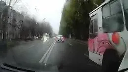 Dnipro, missile russo cade in mezzo al traffico