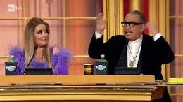 Lite Lucarelli-Mariotto a &laquo;Ballando&raquo;. Lui: &laquo;Ti stai comportando come una scimmia arrabbiata&raquo;