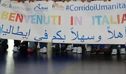 Un ponte di speranza: 27 rifugiati somali e sudanesi partono per l'Italia grazie ai corridoi umanitari