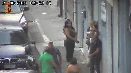 Mafia a Catania, il boss dopo il summit va via "scortato"