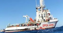 Open Arms, gli ex ministri Trenta e Toninelli: &laquo;Divieto di ingresso della Ong fu deciso da Salvini&raquo;